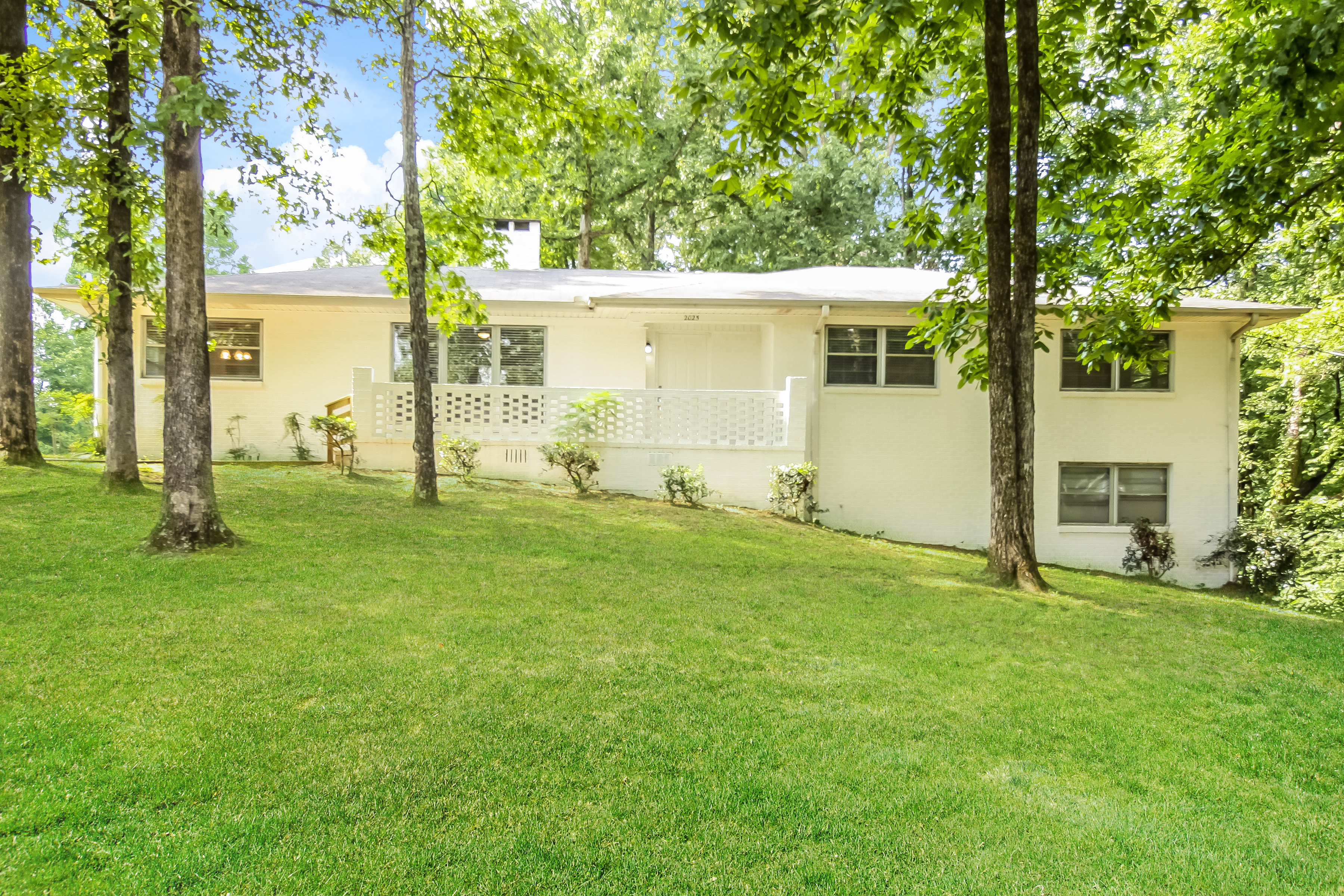 2025 ROCKWOOD LN FULTONDALE, AL 35068